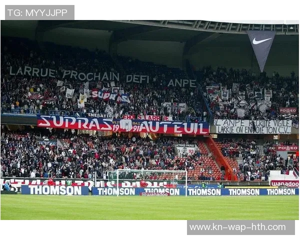 里昂主场迎战巴黎圣曼谁能在法甲争夺战中笑到最后